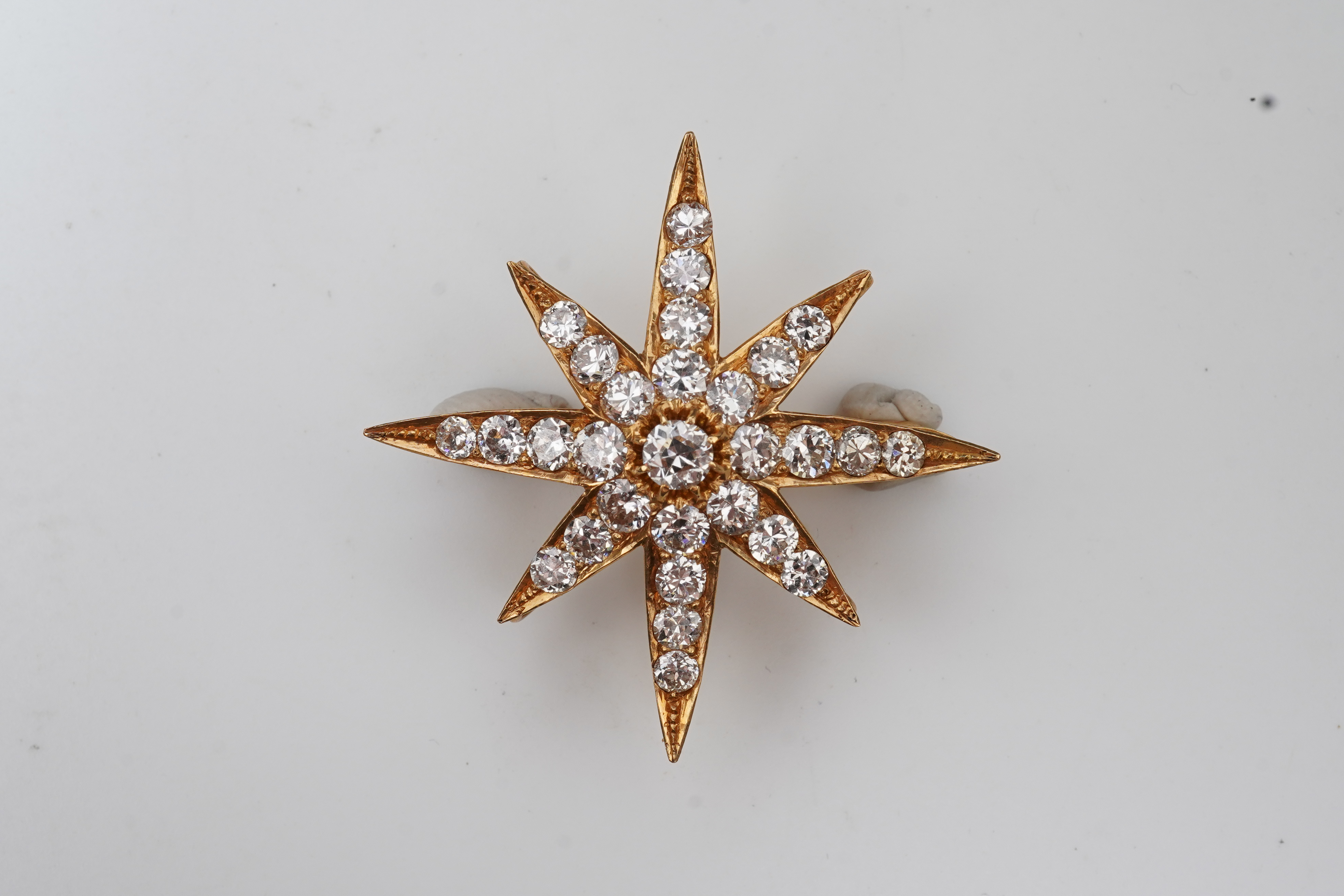 A diamond brooch, early 20th century